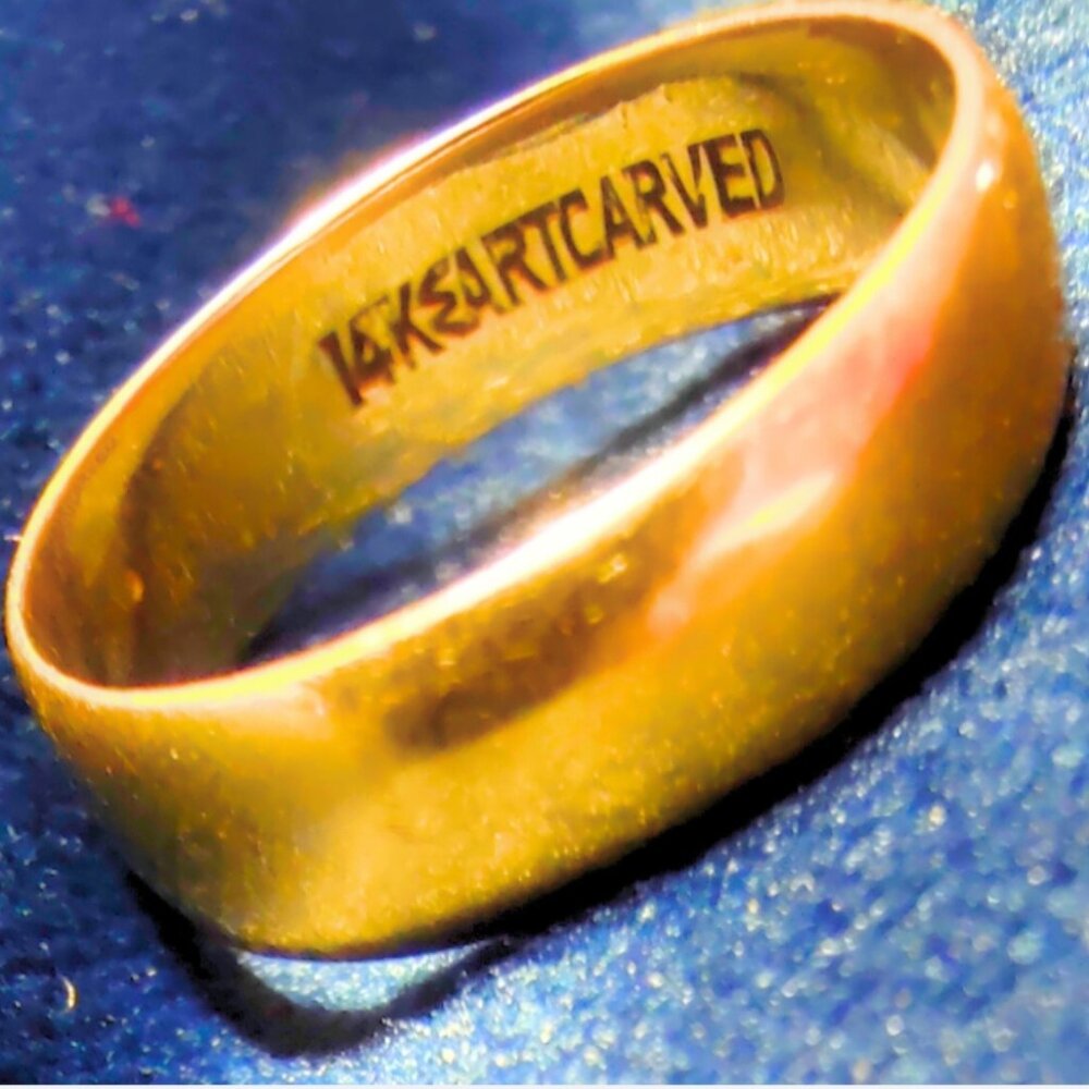 Men's solid 14k gold wedding band size 7 weighs4.3 grams